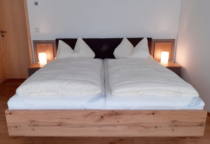 Stadtoase Geräumige Gästewohnungen Mit Balkon, Komfort, Modernität Und Ruhe, Für Monteure Geeignet