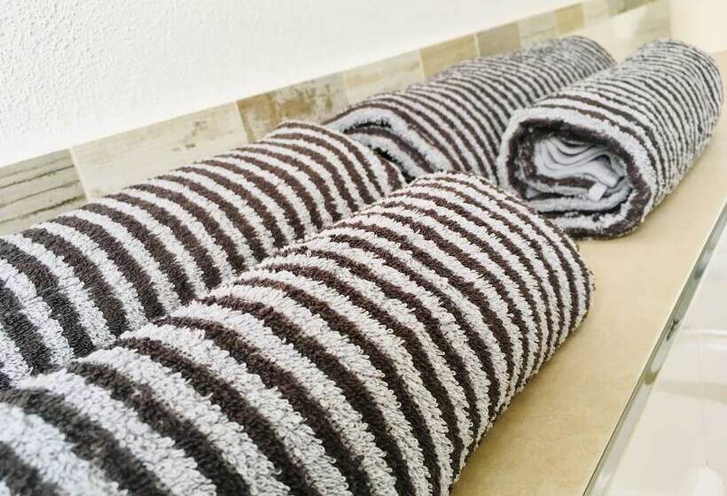 Stadtoase Geräumige Gästewohnungen Mit Balkon, Komfort, Modernität Und Ruhe, Für Monteure Geeignet