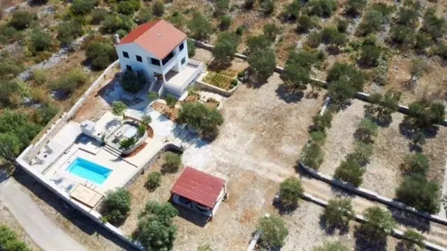 Villa Emari