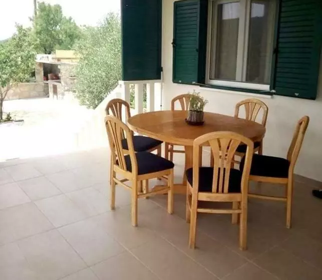 Villa Emari