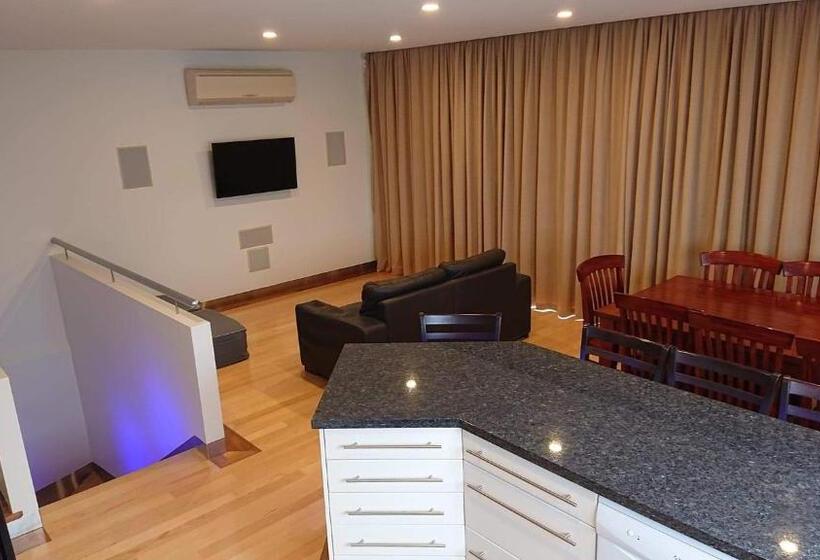 Paradise Escapes   001