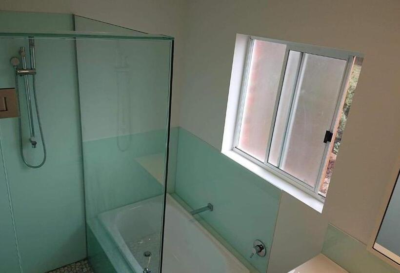 Paradise Escapes   001