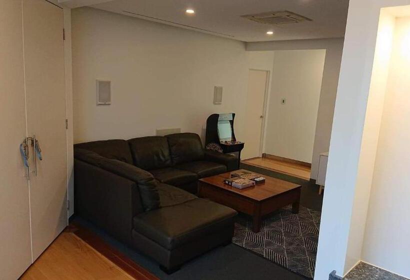 Paradise Escapes   001