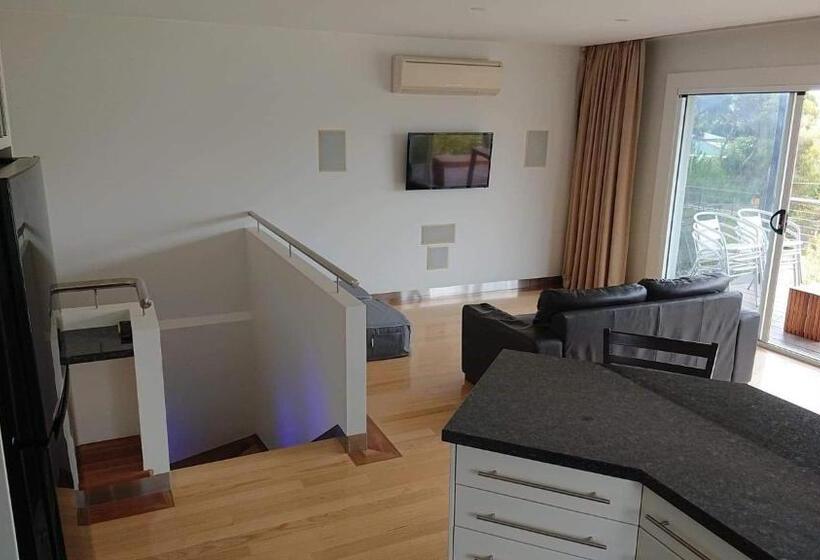 Paradise Escapes   001