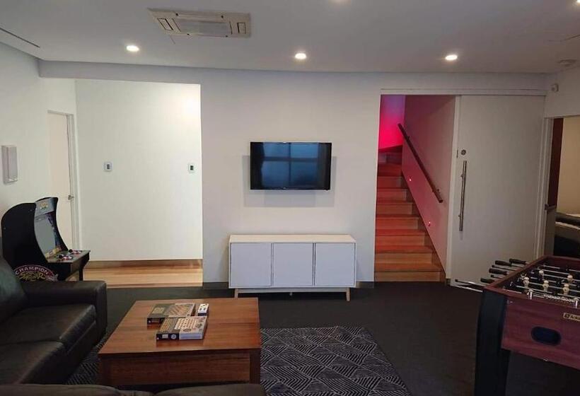 Paradise Escapes   001