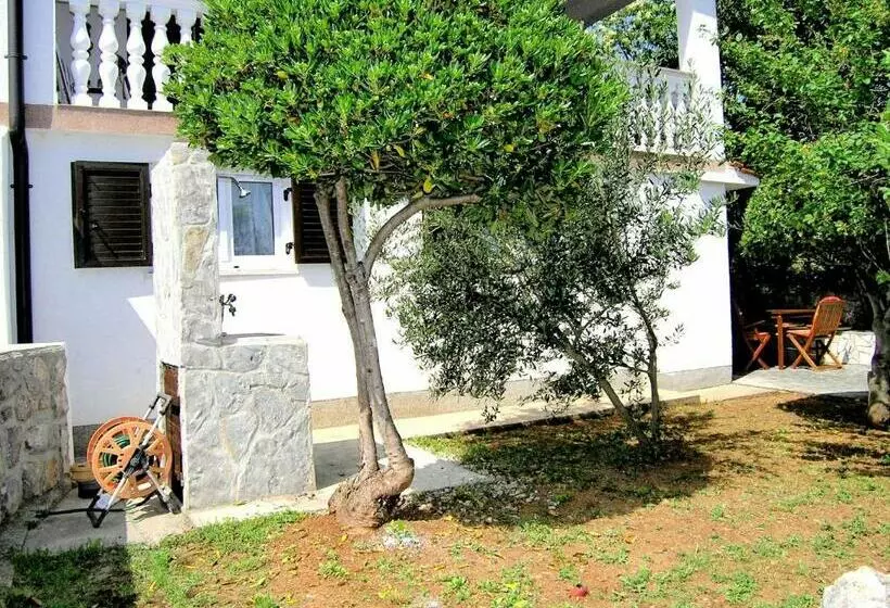 Studio Apartment Tamara