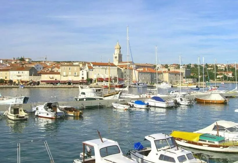 Studio Apartment Tamara