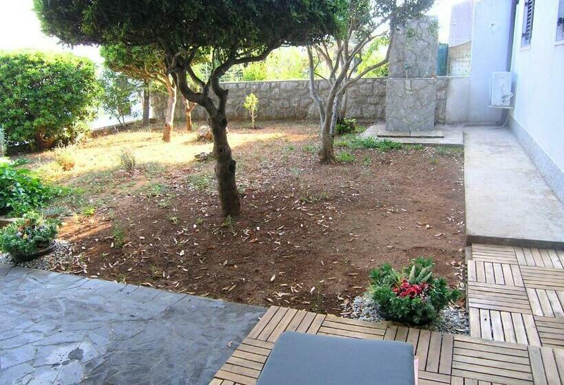 Studio Apartment Tamara