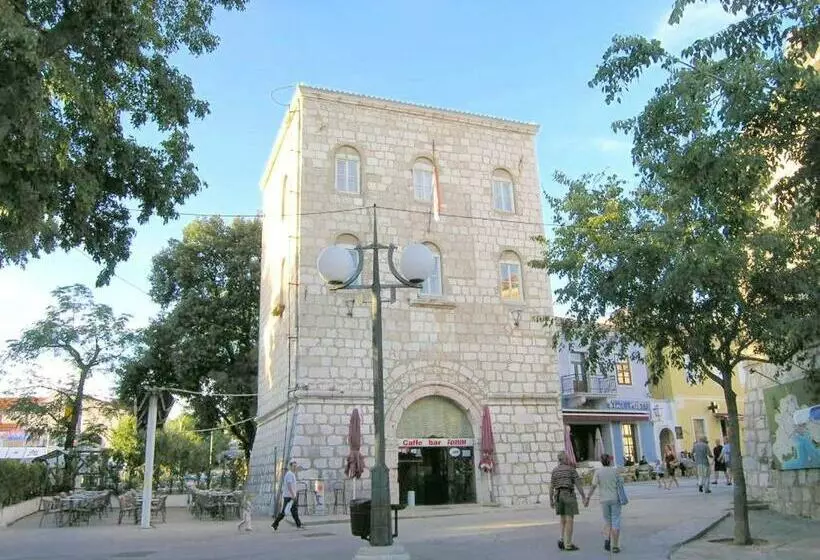 Studio Apartment Tamara