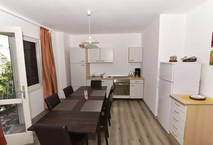 Apartment Hemingway