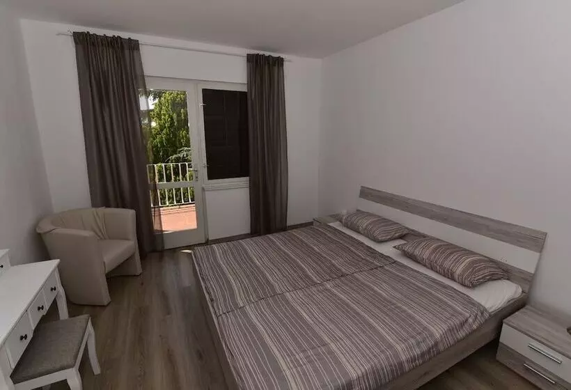 Apartment Hemingway