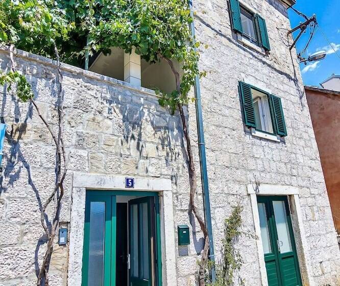 Apartments Luce I Jure