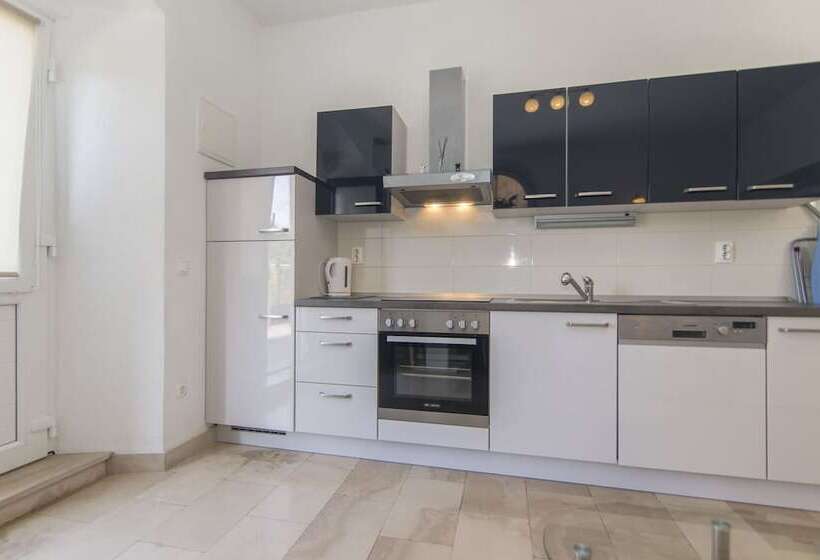 Apartments Luce I Jure