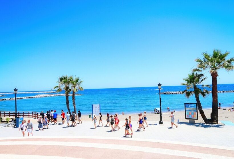 Beachfront Urb. Luxury Apartment 1