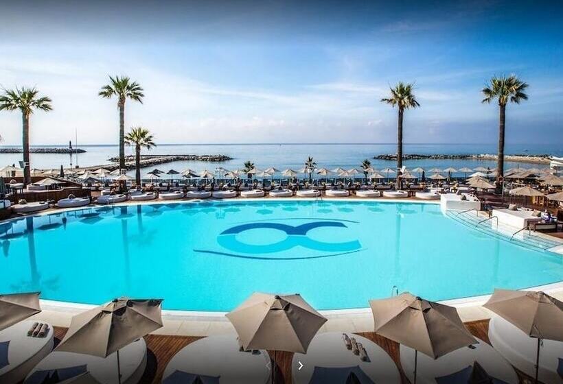 Beachfront Urb. Luxury Apartment 1