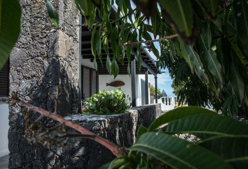 Casa Tahiche Jacuzzi, Wifi & Bbq