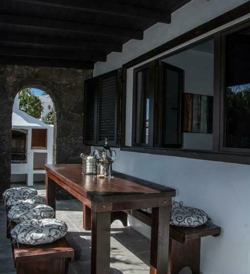 Casa Tahiche Jacuzzi, Wifi & Bbq