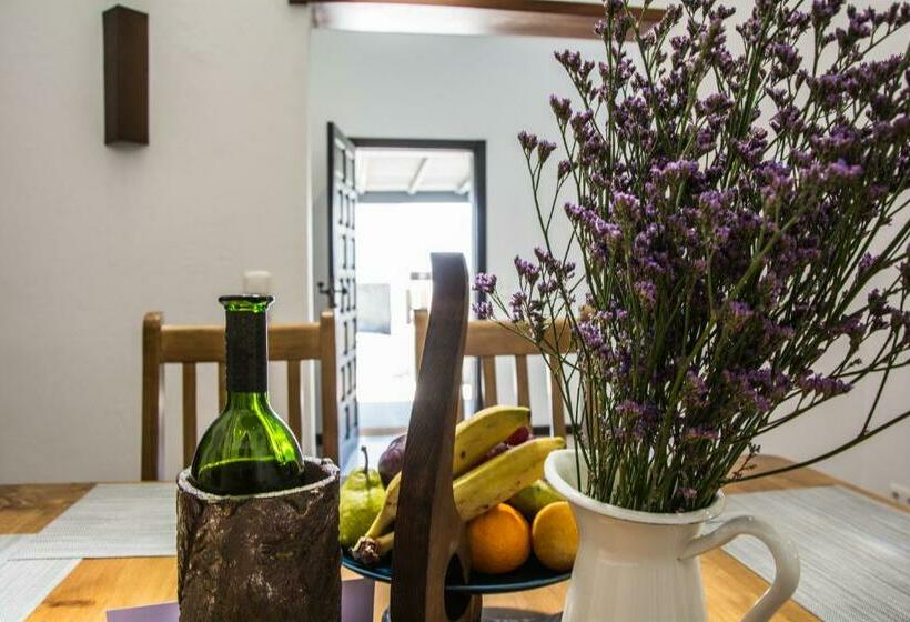 Casa Tahiche Jacuzzi, Wifi & Bbq