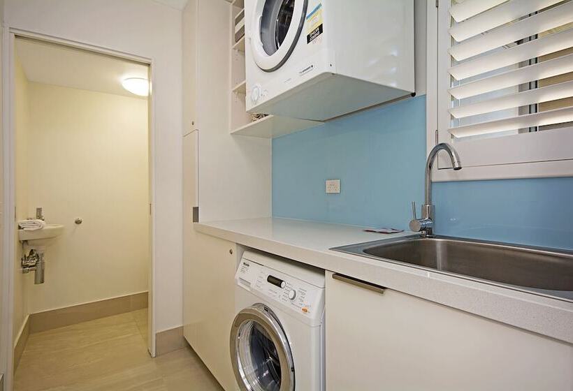 Spacious Riverfront Apt & Private Jetty