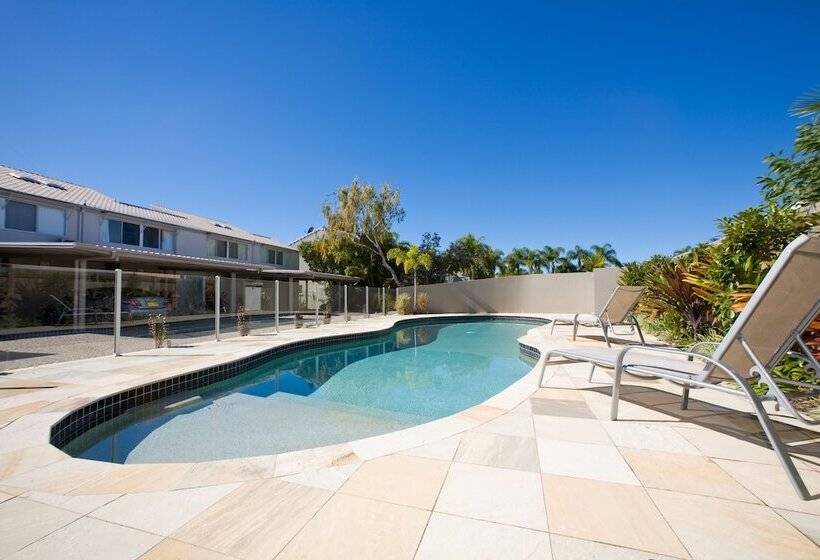 Spacious Riverfront Apt & Private Jetty