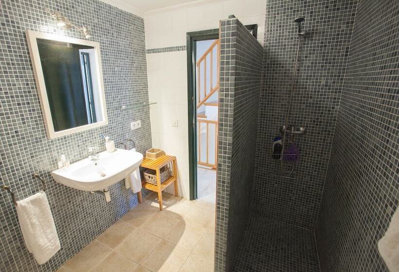 Homenfun Casa En Es Mercadal