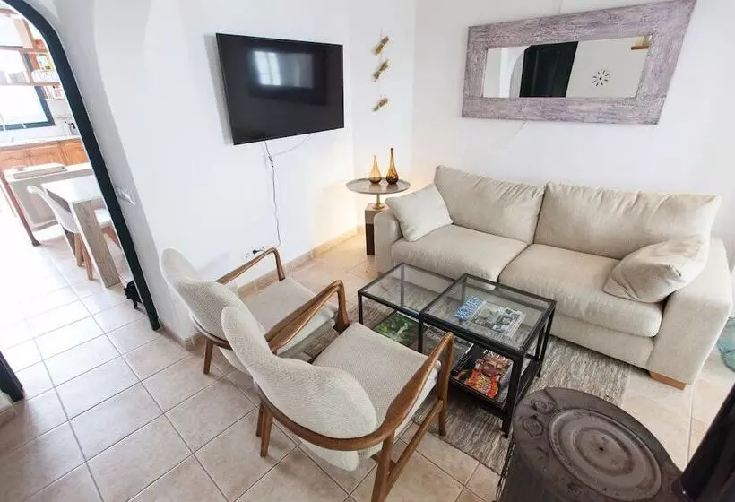 Homenfun Casa En Es Mercadal