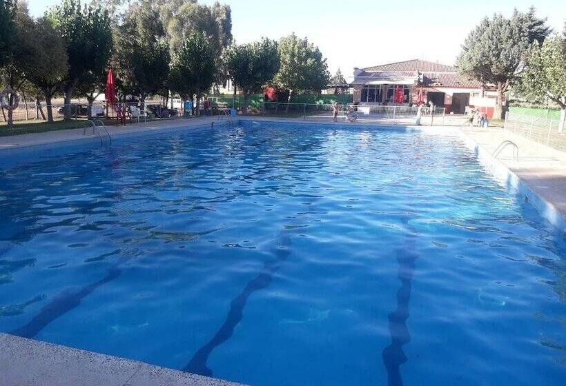 فندق Camping Mérida