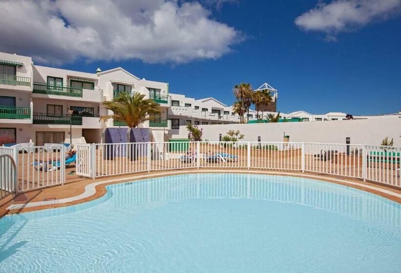 Luxury Beach Front Apartmentos Tahiche