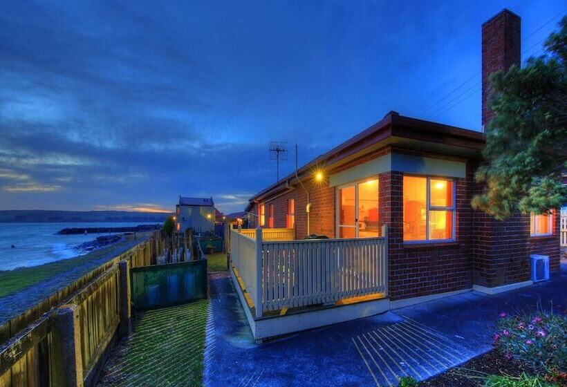 모텔 Stanley Village Waterfront Accommodation