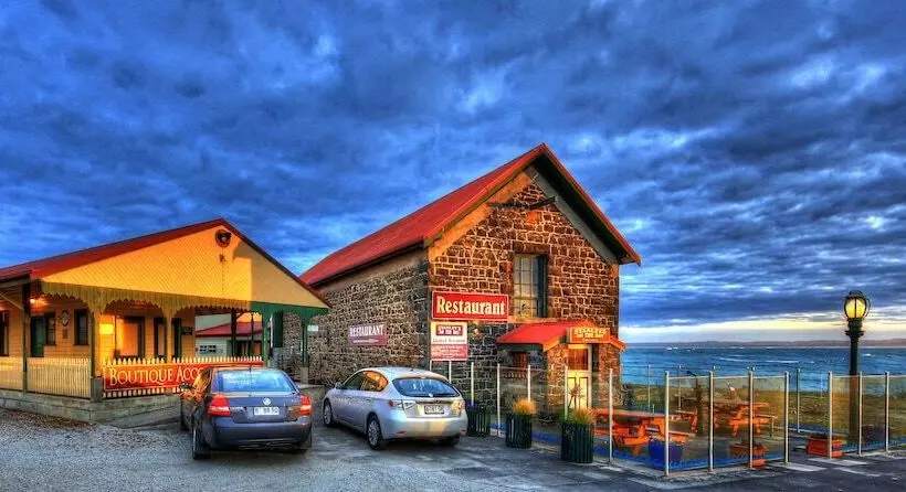 Motelli Stanley Village Waterfront Accommodation