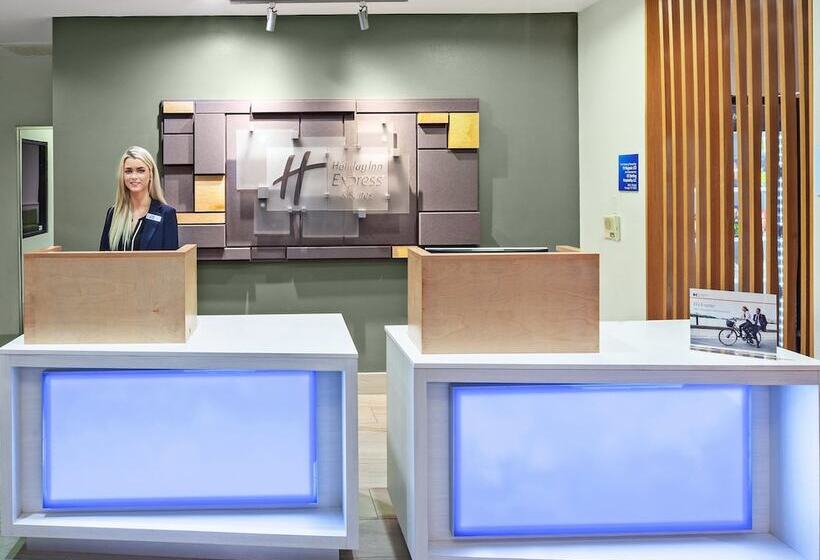 Holiday Inn Express Hotel & Suites Orange By Ihg