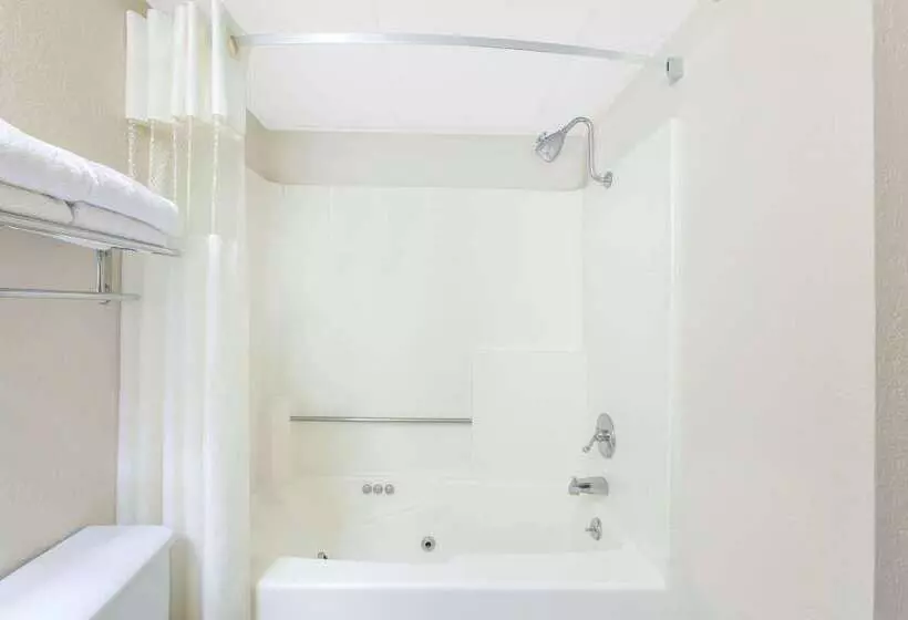 هتل Baymont By Wyndham Branson   On The Strip