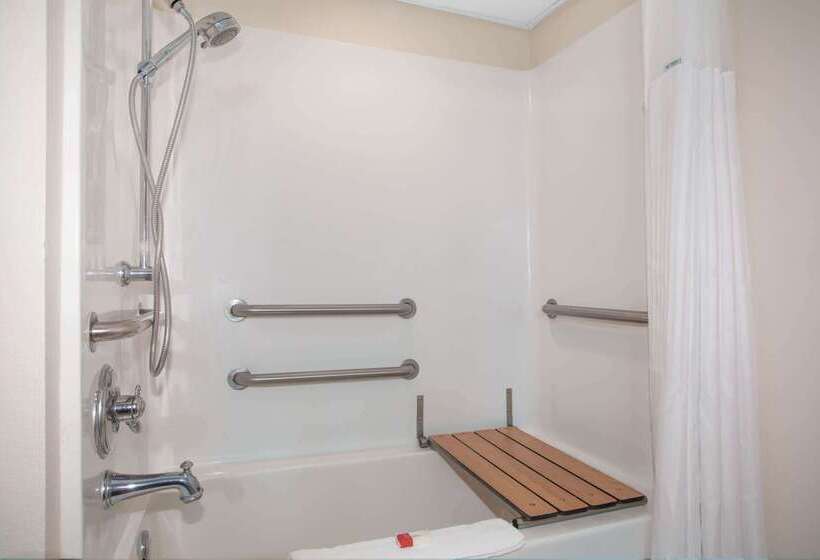 בית מלון כפרי Baymont By Wyndham Branson On The Strip