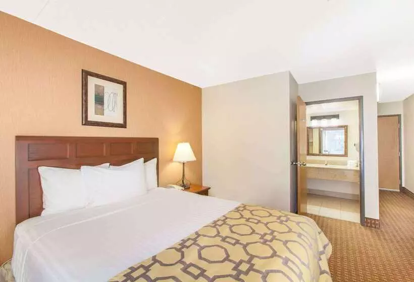 هتل Baymont By Wyndham Branson   On The Strip