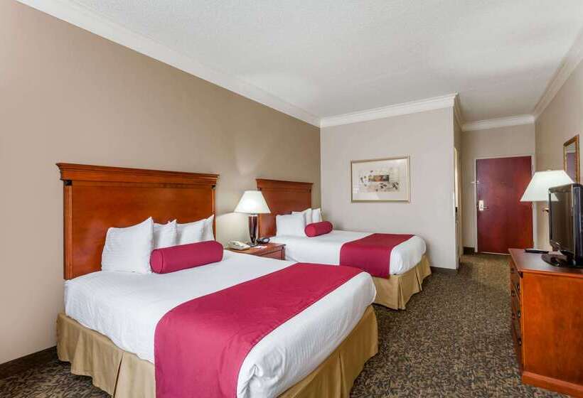 Отель Baymont By Wyndham Madisonville