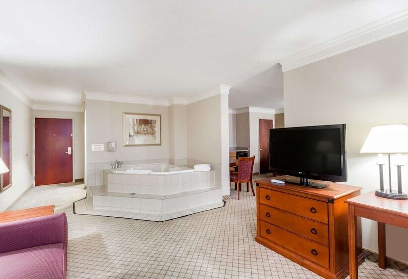 Отель Baymont By Wyndham Madisonville