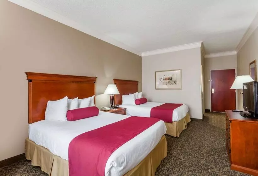 ホテル Baymont By Wyndham Madisonville