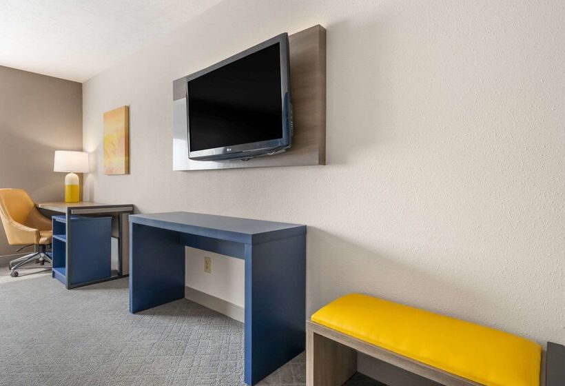 ホテル Comfort Inn Near Indiana Premium Outlets