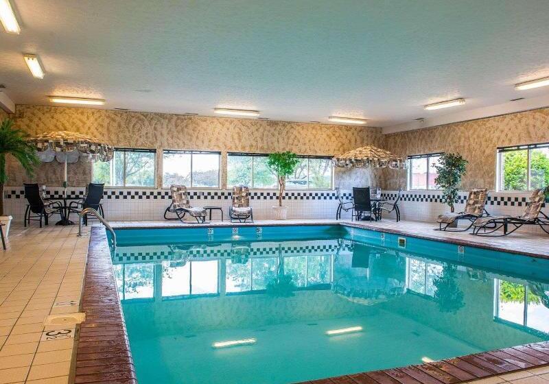 ホテル Comfort Inn Near Indiana Premium Outlets