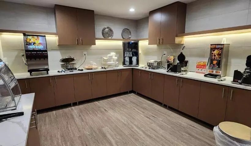 酒店 Comfort Inn & Suites