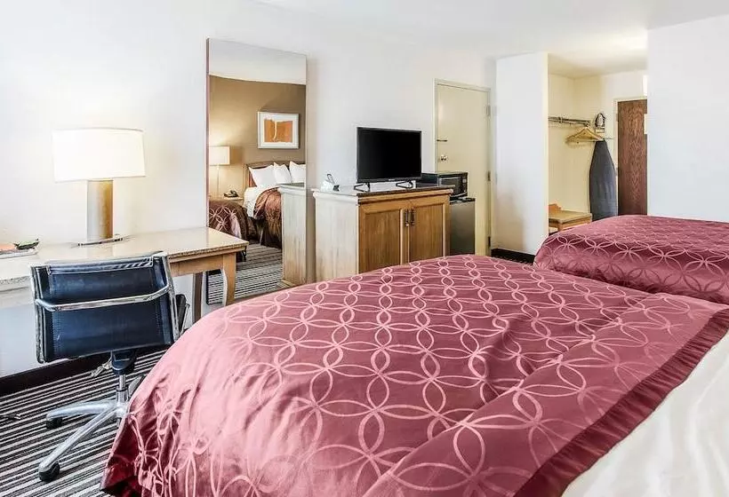 酒店 Econo Lodge Inn & Suites