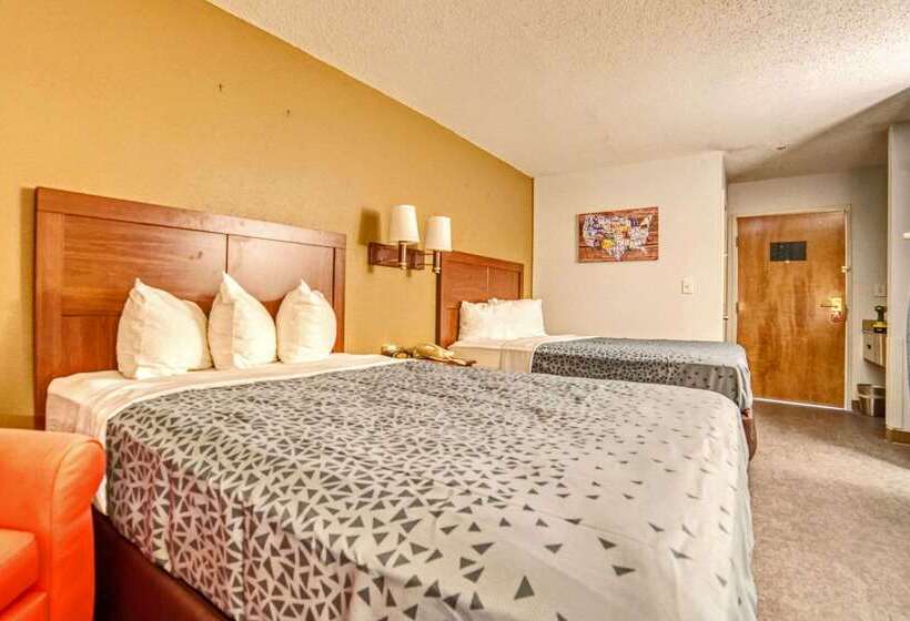 فندق Econo Lodge Raleigh Near Walnut Creek Amphitheatre