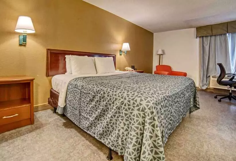 هتل Econo Lodge Raleigh Near Walnut Creek Amphitheatre