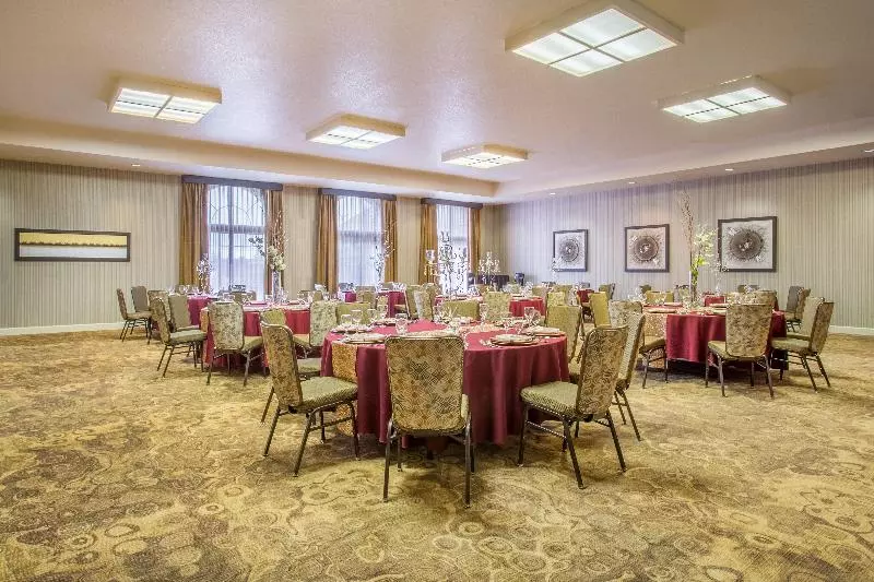 Отель Holiday Inn Auburn, An Ihg