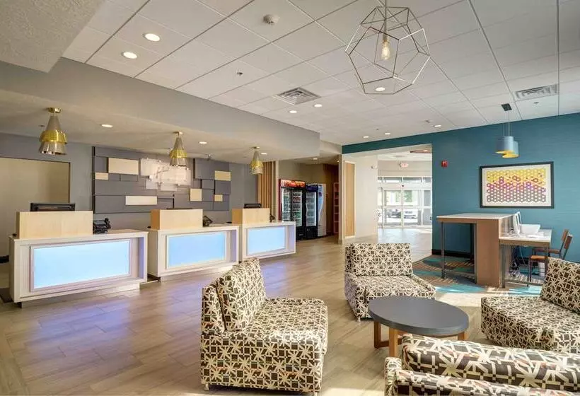 Отель Holiday Inn Express & Suites North Platte, An Ihg