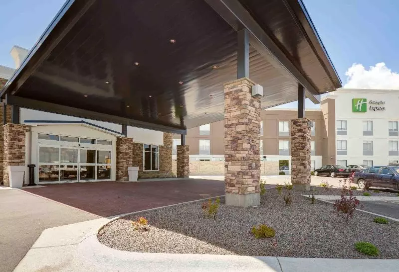 Отель Holiday Inn Express & Suites North Platte, An Ihg