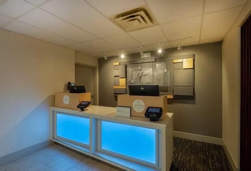 فندق Holiday Inn Express Cleveland   Vermilion, An Ihg