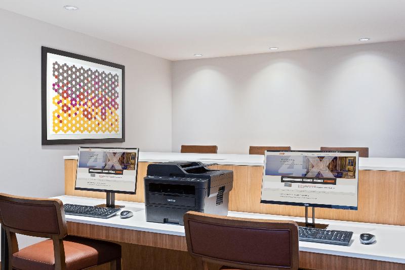 فندق Holiday Inn Express Cruise Airport, An Ihg