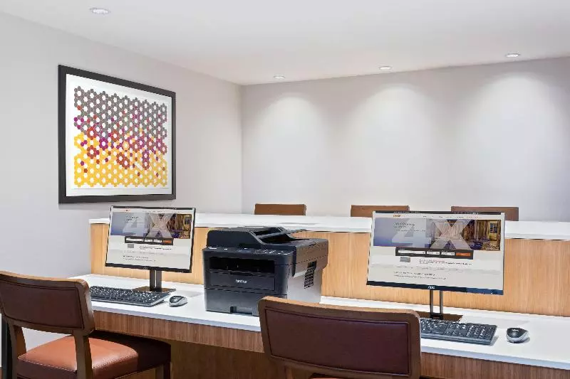 ホテル Holiday Inn Express Cruise Airport, An Ihg