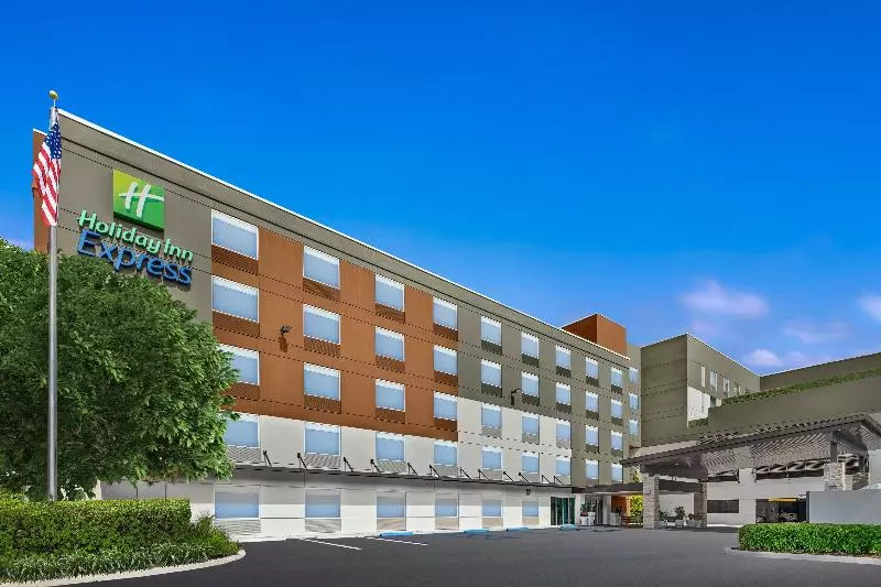 ホテル Holiday Inn Express Cruise Airport, An Ihg